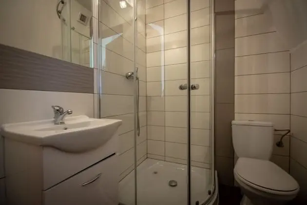 Dört Kişilik Oda, Birden Çok Yatak, Sigara İçilmez