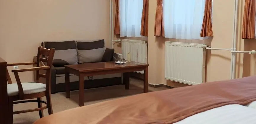 Tek Büyük Yataklı Oda