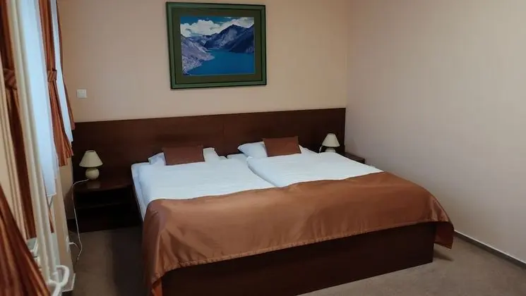 Tek Büyük Yataklı Oda