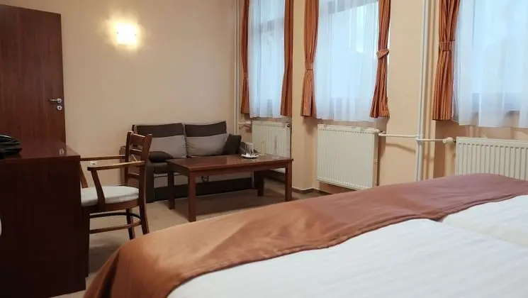 Tek Büyük Yataklı Oda