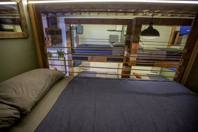 Standard Ortak Ranzalı Oda, 1 Büyük (Queen) Boy Yatak (shared dorm/no privacy)