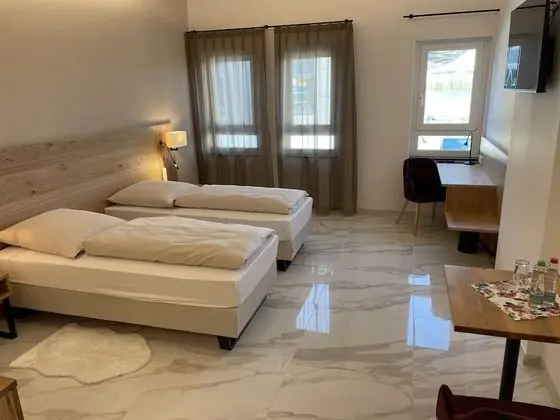 Standard Tek Büyük Yataklı Oda