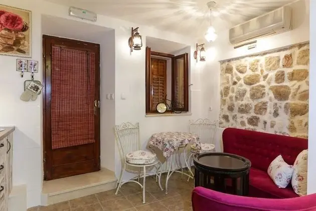 Stüdyo (Apartment)