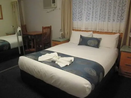 Family Oda, Sigara İçilmez (Ground Floor Family Room)