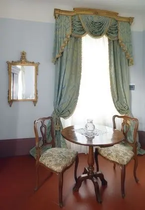 Classic Tek Büyük Yataklı Oda