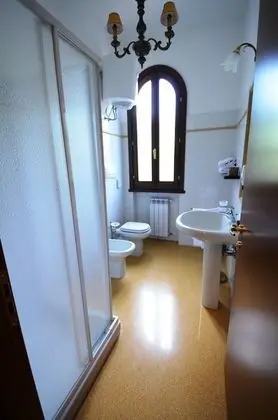 Üç Kişilik Oda