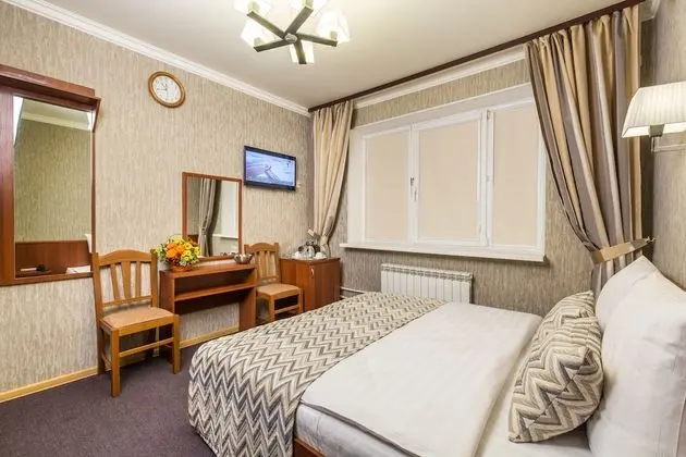 Premium Tek Büyük Yataklı Oda