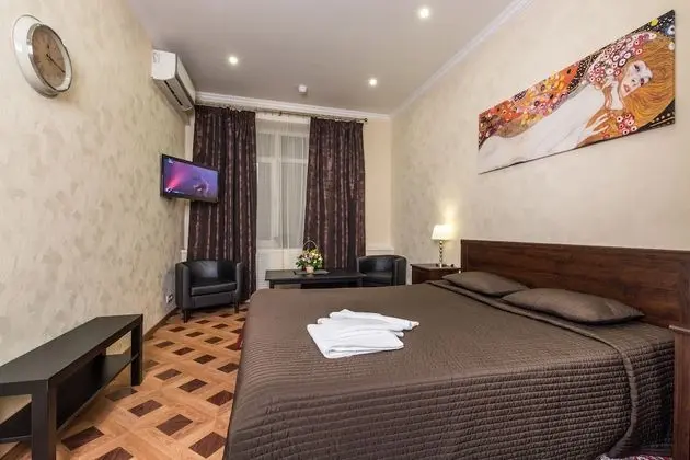 Premium Tek Büyük Yataklı Oda