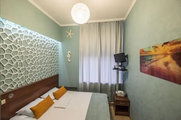 Premium Tek Büyük Yataklı Oda