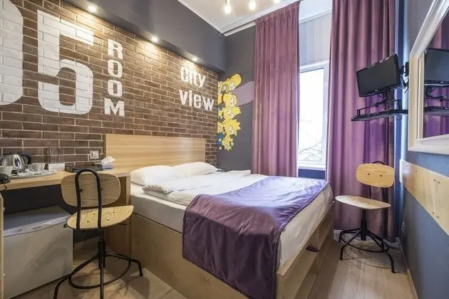 Premium Tek Büyük Yataklı Oda