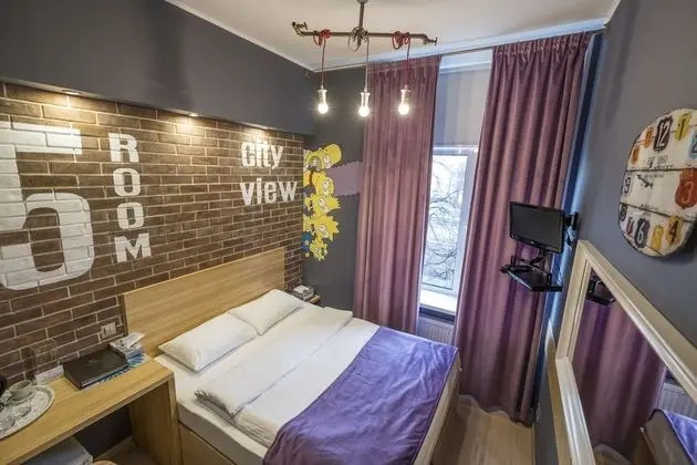 Premium Tek Büyük Yataklı Oda