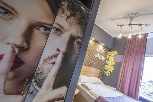 Premium Tek Büyük Yataklı Oda