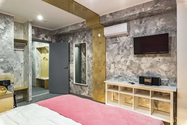 Standard Tek Büyük Yataklı Oda