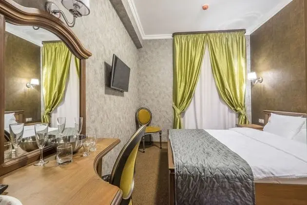 Premium Tek Büyük Yataklı Oda