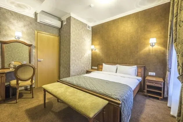 Premium Tek Büyük Yataklı Oda