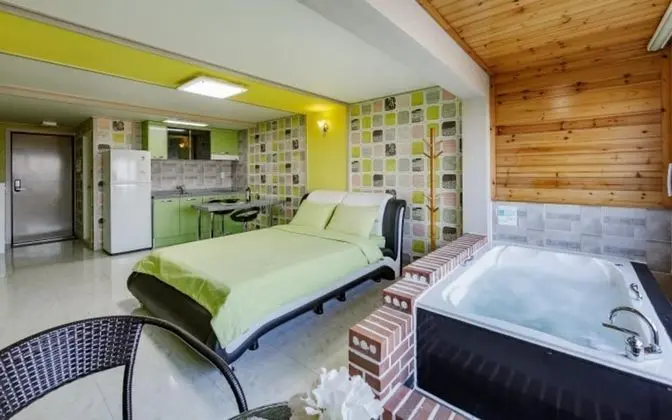 Oda (Room 207 (Spa Ocean View Private Pool)