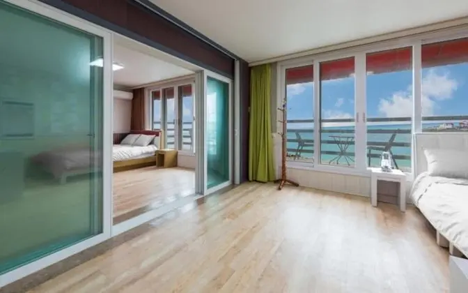 Oda (Building B Room 201 (Ocean View Spa))