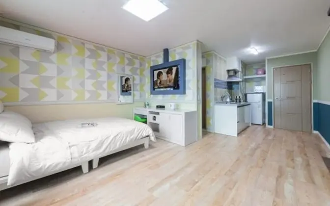 Oda (Building B Room 201 (Ocean View Spa))