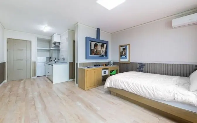 Oda (Building B Room 201 (Ocean View Spa))