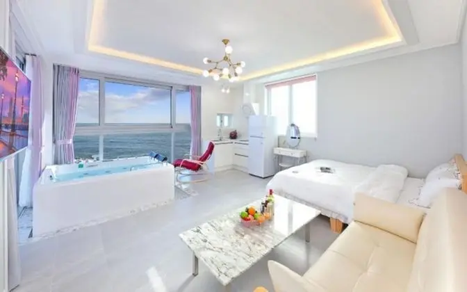 Oda (Annex Building Room 201 (Ocean View J)