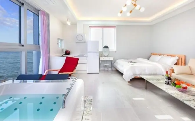 Oda (Annex Building Room 201 (Ocean View J)