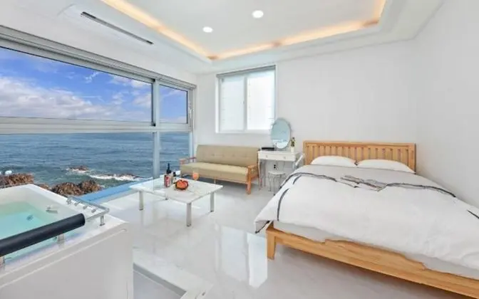 Oda (Room 101 (Ocean View Jetted Spa Optio)