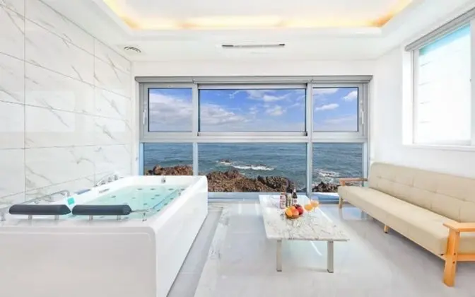 Oda (Room 101 (Ocean View Jetted Spa Optio)