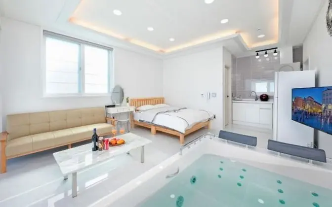 Oda (Room 101 (Ocean View Jetted Spa Optio)