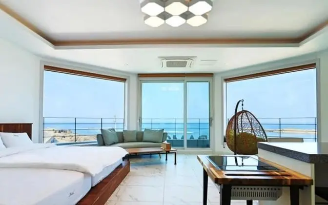 Oda (Room 201 (Ocean View Terrace))