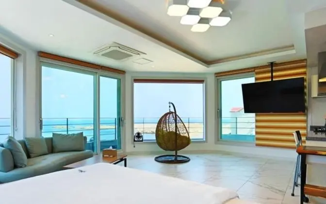 Oda (Room 201 (Ocean View Terrace))