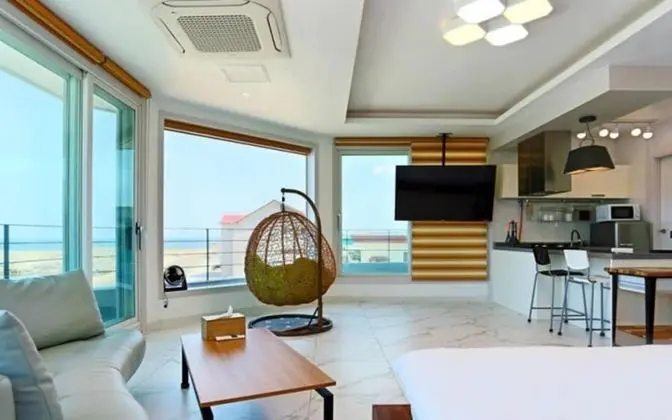 Oda (Room 201 (Ocean View Terrace))