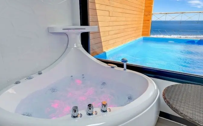 Oda (VIP 202 (Individual pool Jet Spa))