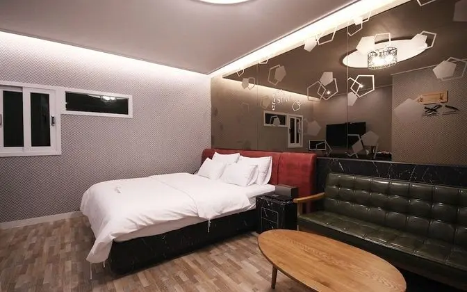 Oda (Standard (1 vehicle per room))