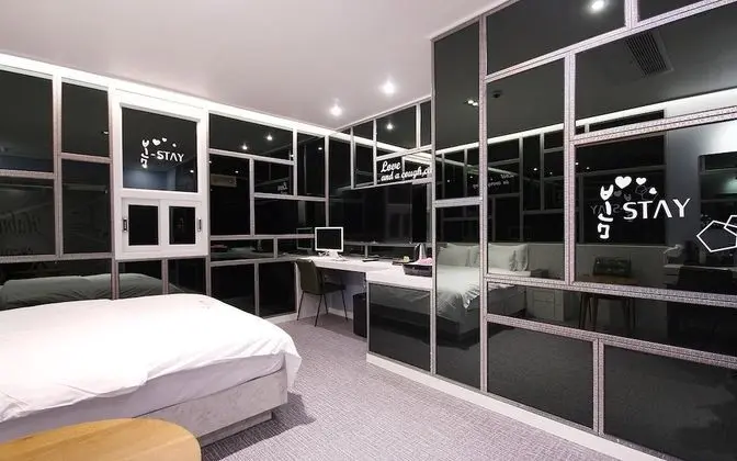Oda (Standard (1 vehicle per room))