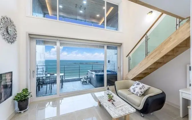 Oda (Room 502 (Duplex Jetted Spa Ocean Vie)