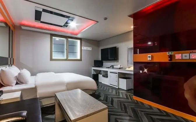 Oda (1 room per room (bathroom room Netfli)