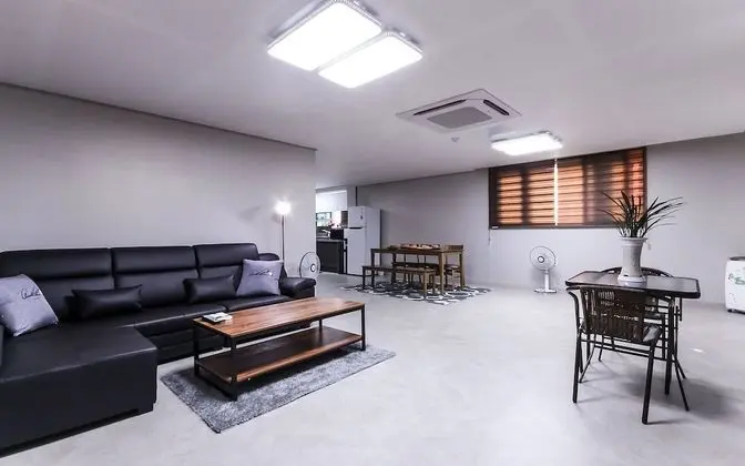Oda (Pension Room (All rooms Netflix pre-v)