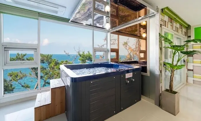 Ocean View Spa B6