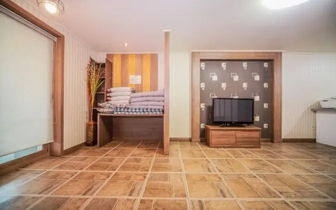 Oda (Orange (2 bathrooms 2 kitchens))