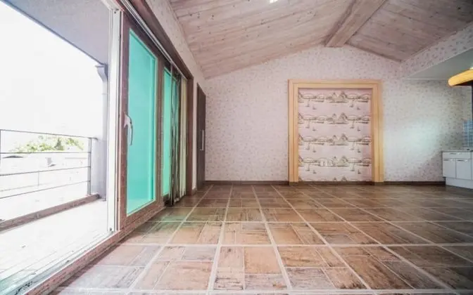 Oda (Orange (2 bathrooms 2 kitchens))