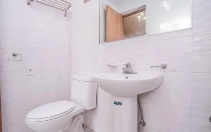 Oda (Orange (2 bathrooms 2 kitchens))