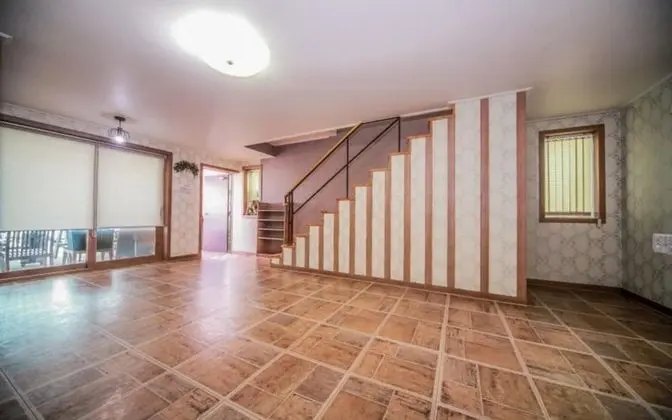 Oda (Red (2 bathrooms 2 kitchens))