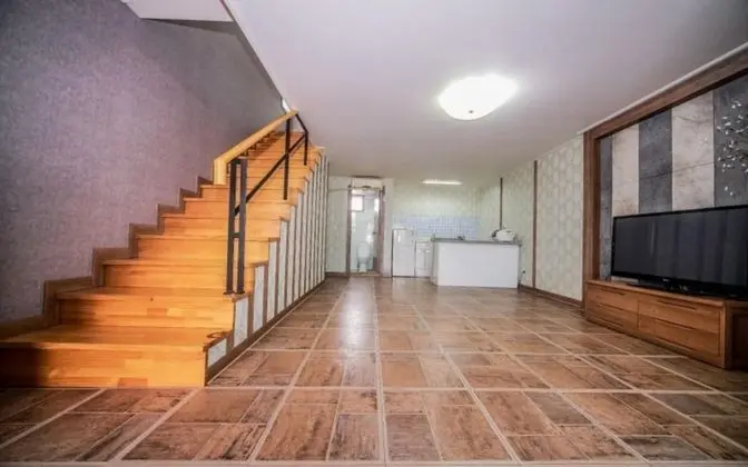 Oda (Red (2 bathrooms 2 kitchens))