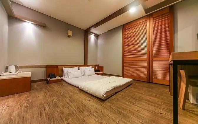 Oda (Standard Korean Room)