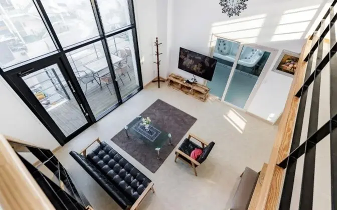 Oda (Room 201 (Ocean View Spa Stopped))