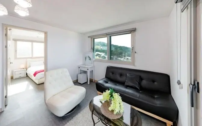 Oda (Room 402 (Ocean View))