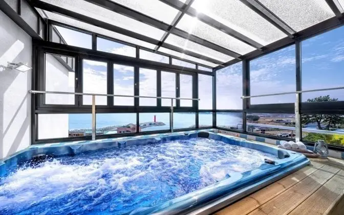 Oda (201 ocean view (large jet spa pool))
