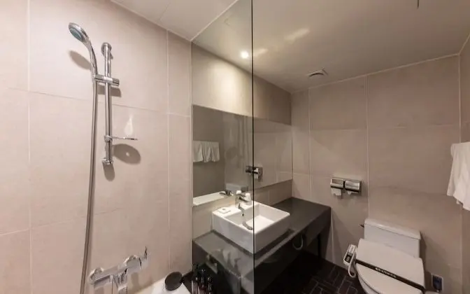 Oda (Premium (Netflix Available))