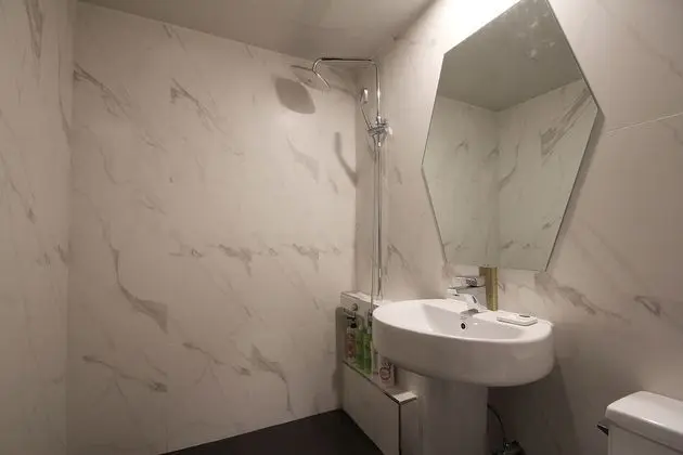 Oda (Standard (Netflix Available))