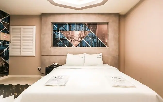 Oda (Business (TV Large Parking Lot))